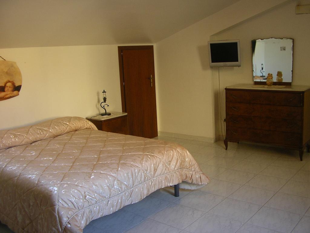 Ferienwohnung Terrazza Sul Mare Gioiosa Marea Exterior foto