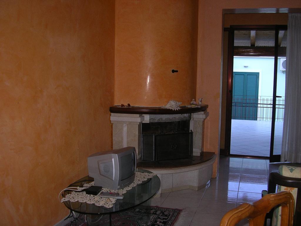 Ferienwohnung Terrazza Sul Mare Gioiosa Marea Exterior foto