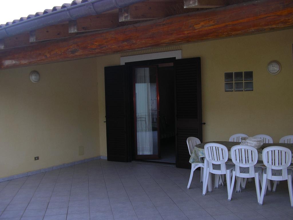 Ferienwohnung Terrazza Sul Mare Gioiosa Marea Exterior foto